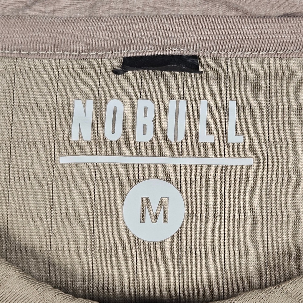 NOBULL Quilted Grid Sweatshirt Mens Medium Tan Performance Crewneck Pullover - Picture 4 of 12